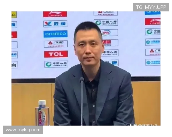 问及判罚卢伟起身离场引发争议